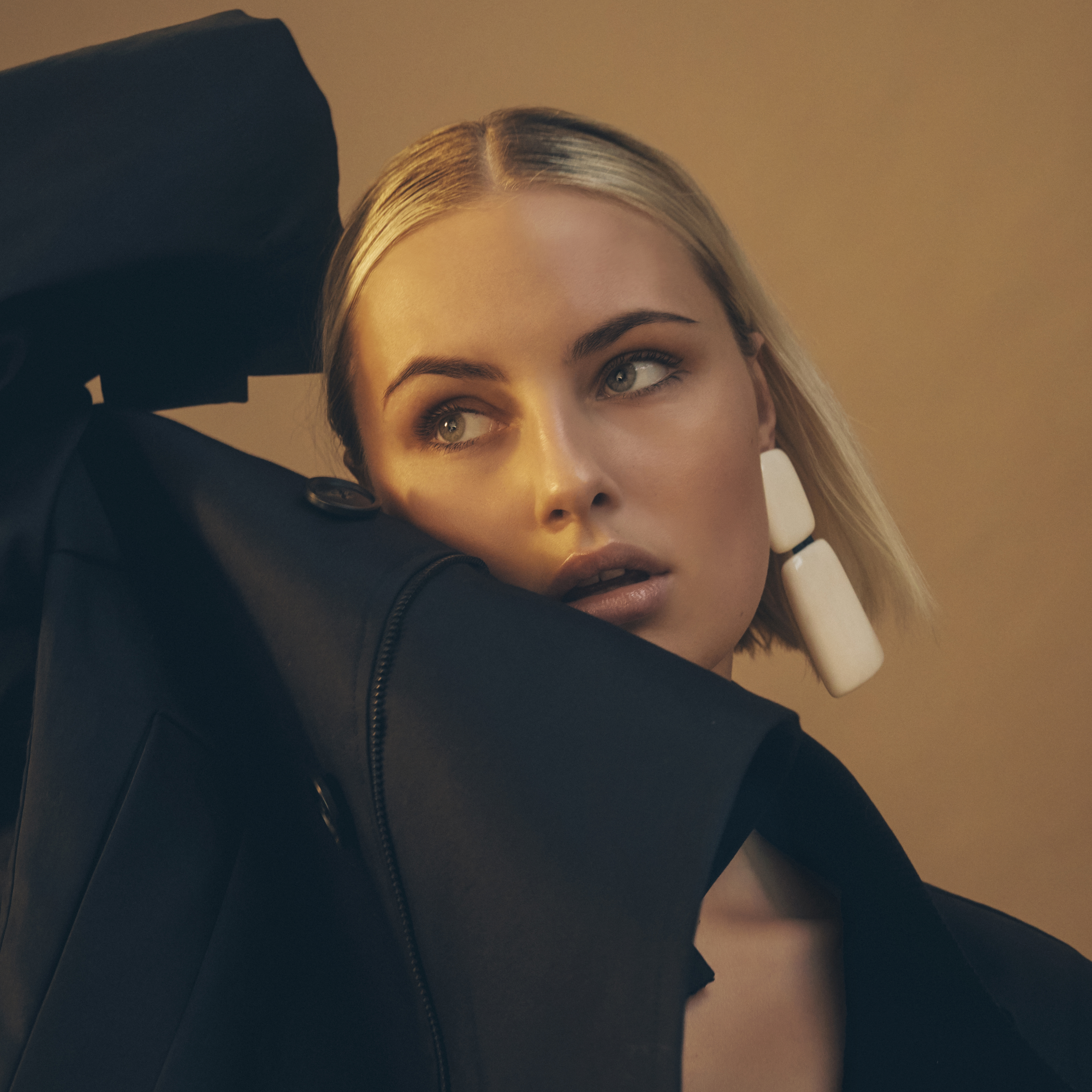 Clara + support MEKDES